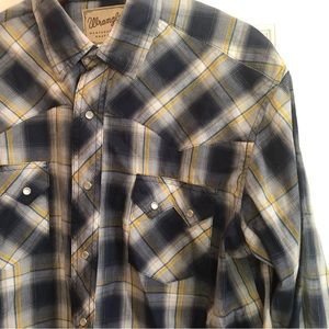 Wrangler Button down, blue, white and yellow, see measurements